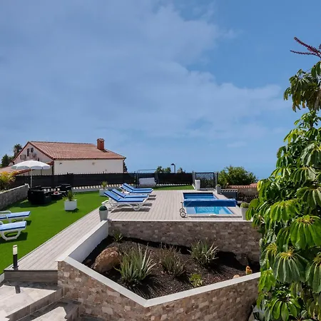 Beautiful 3 Bedroom By Tenerife Ltd 别墅 *
