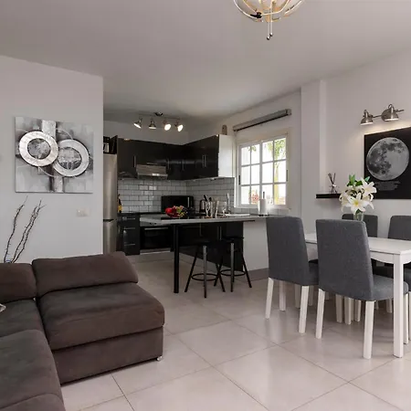 Villa Beautiful 3 Bedroom By Tenerife Ltd