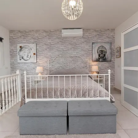 Villa Beautiful 3 Bedroom By Tenerife Ltd *